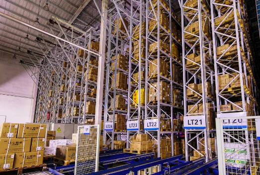 料箱式穿梭車立庫的貨架布局有哪些類型？