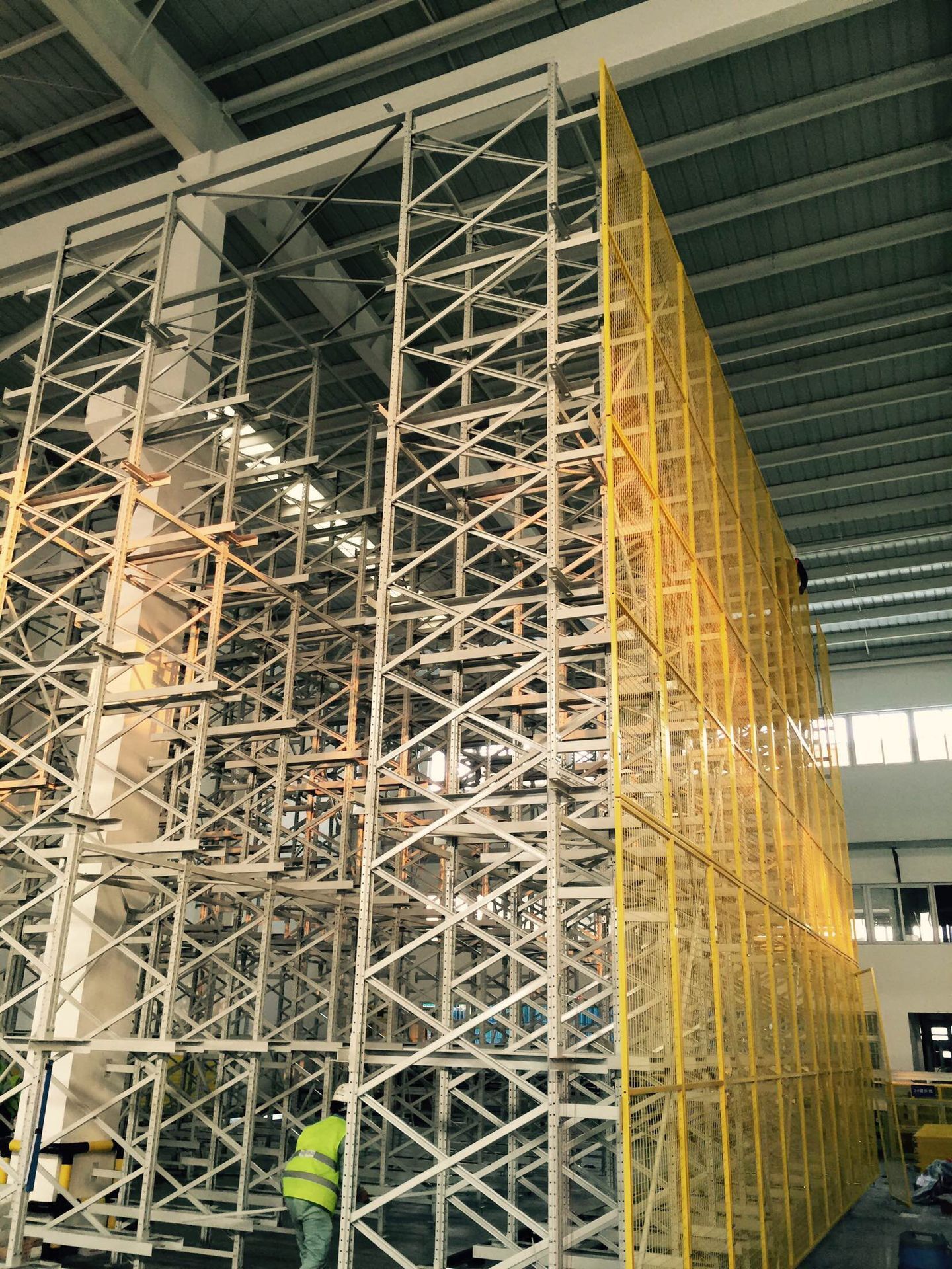 立體倉庫貨架的類型與應用：全方位解析