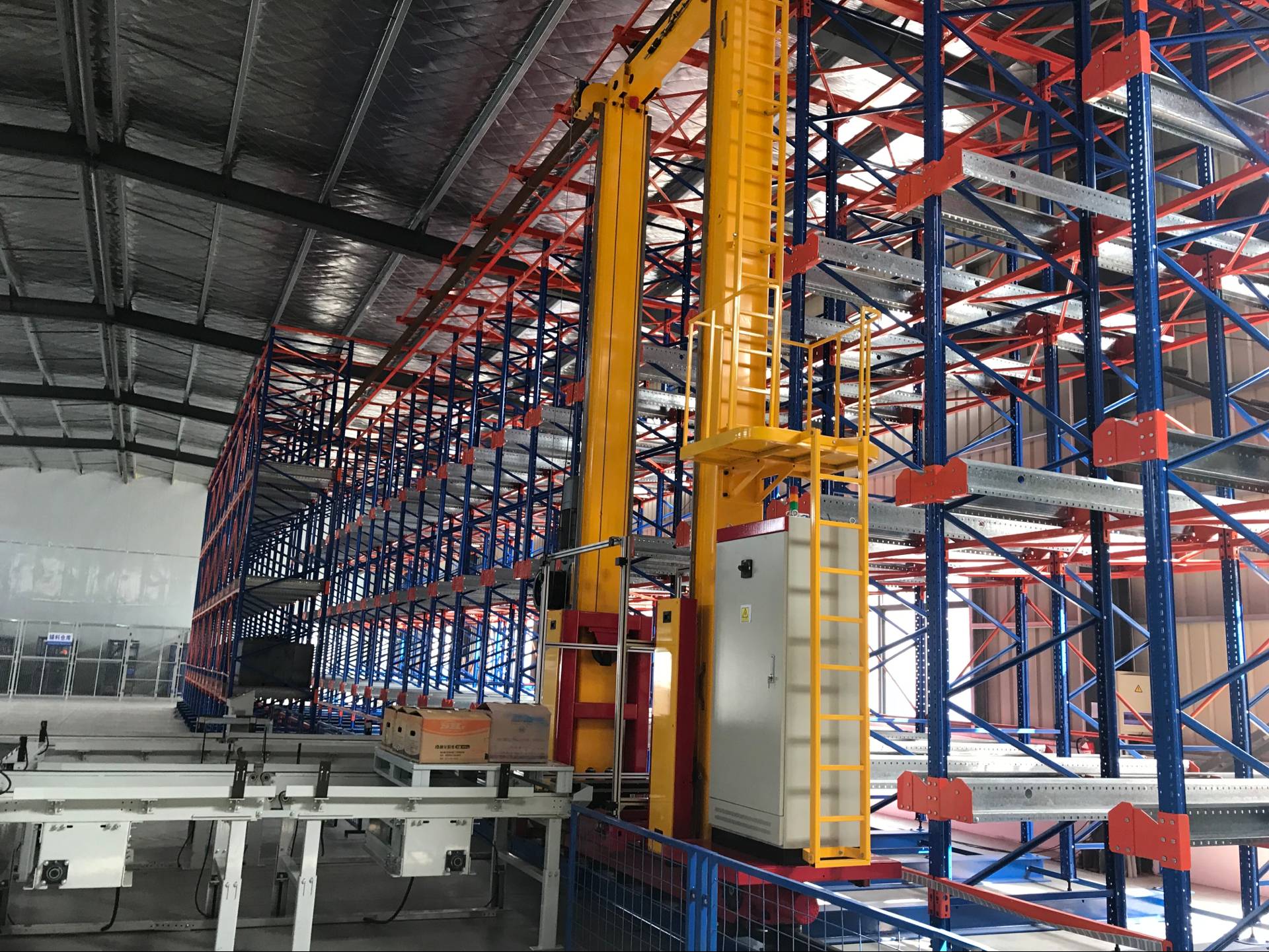 穿梭車和堆垛機協同應用：1+1>2的智能倉儲升級之路